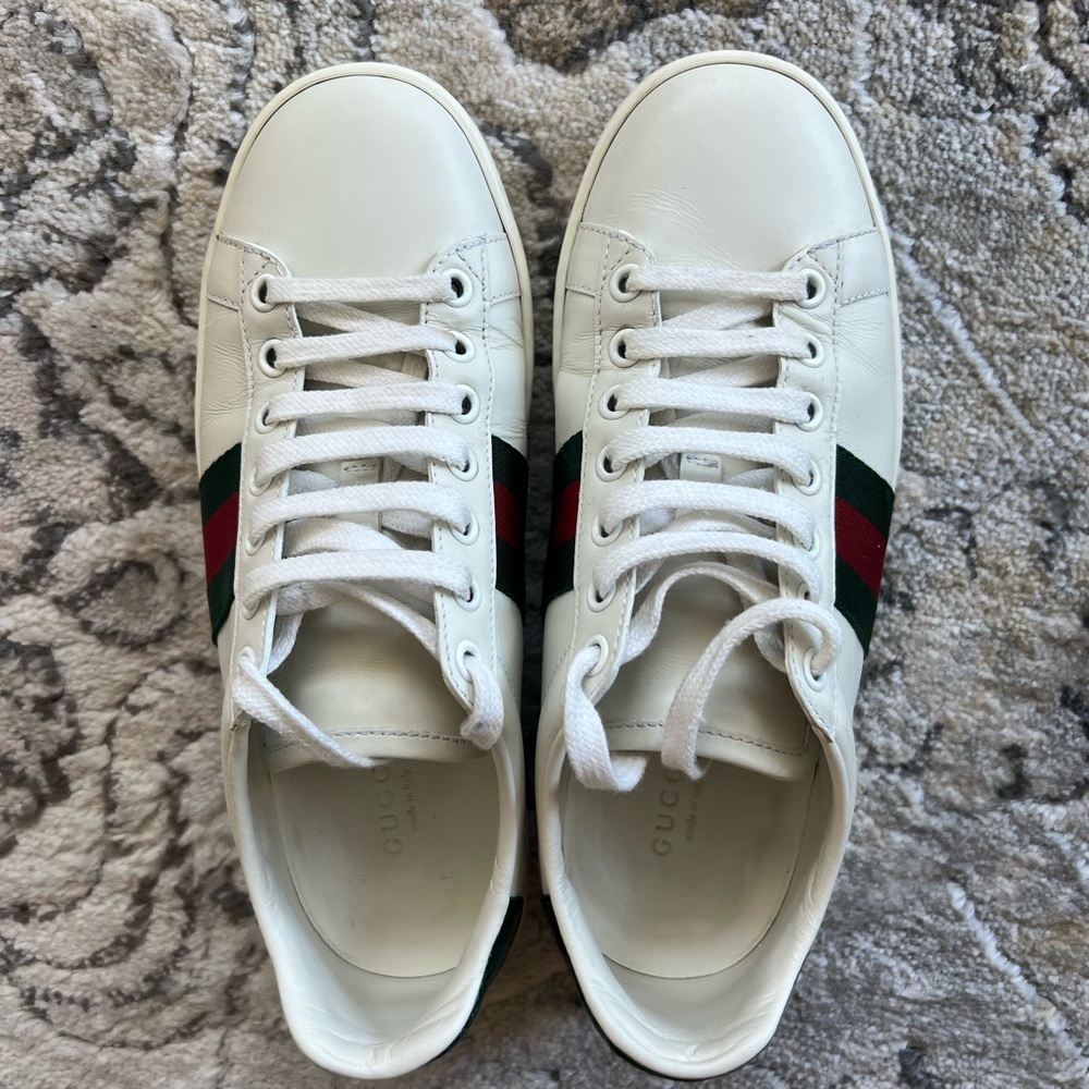 Gucci sneaker for women size 36 but runs bigger. Fits 36.5